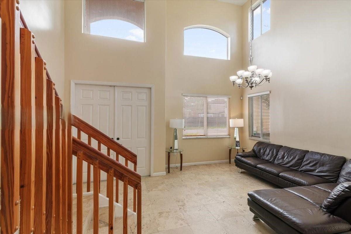 Sw 166th Ct - Photo 6 of 8