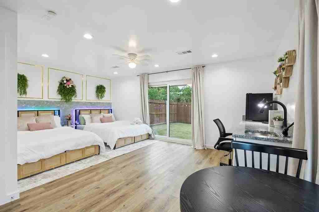 907 Bayonne St - Photo 6 of 38