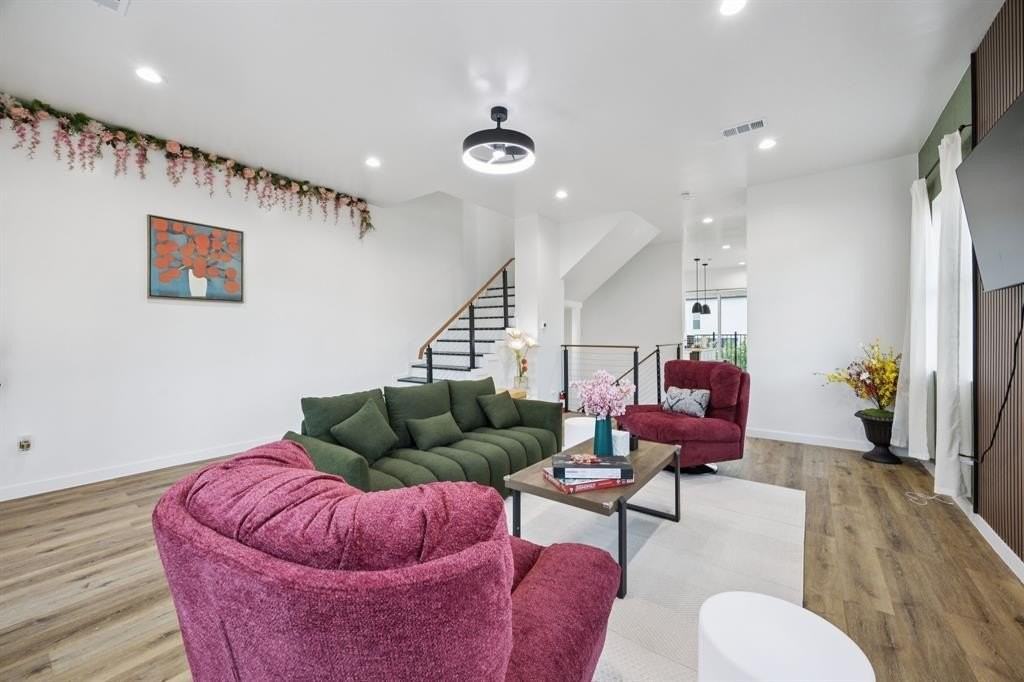 907 Bayonne St - Photo 7 of 38