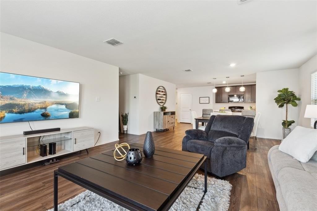 425 Sweet Shade Ln - Photo 3 of 28