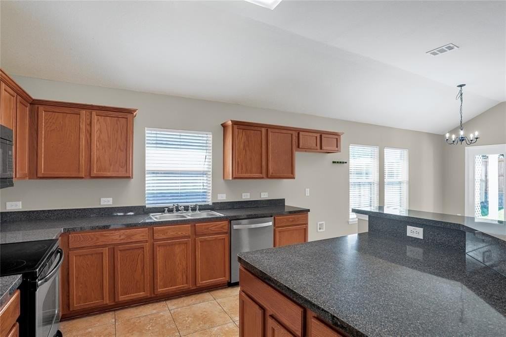 6937 Red Bluff Dr - Photo 7 of 19