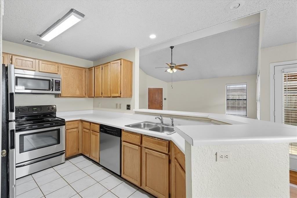 236 Nixon Street - Photo 7 of 18