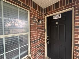 300 S Magnolia St #B - Photo 1 of 1