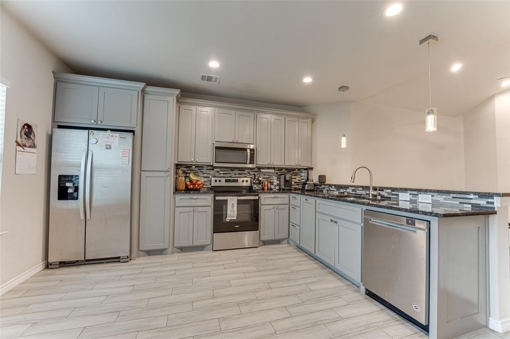 112 Ryburn St - Photo 7 of 25