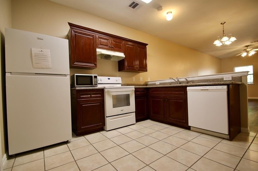 3116 Cherry Ln - Photo 3 of 19