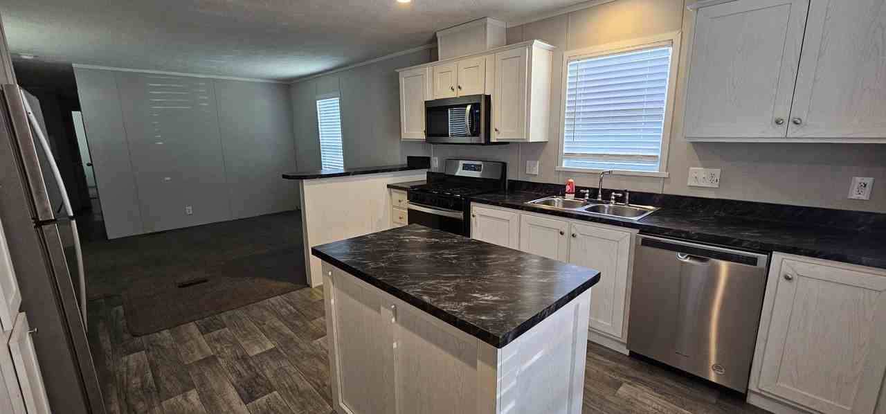 209 Magnolia #209 - Photo 2 of 8