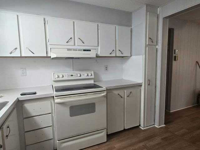 305 49th Avenue Dr W #206 - Photo 3 of 7