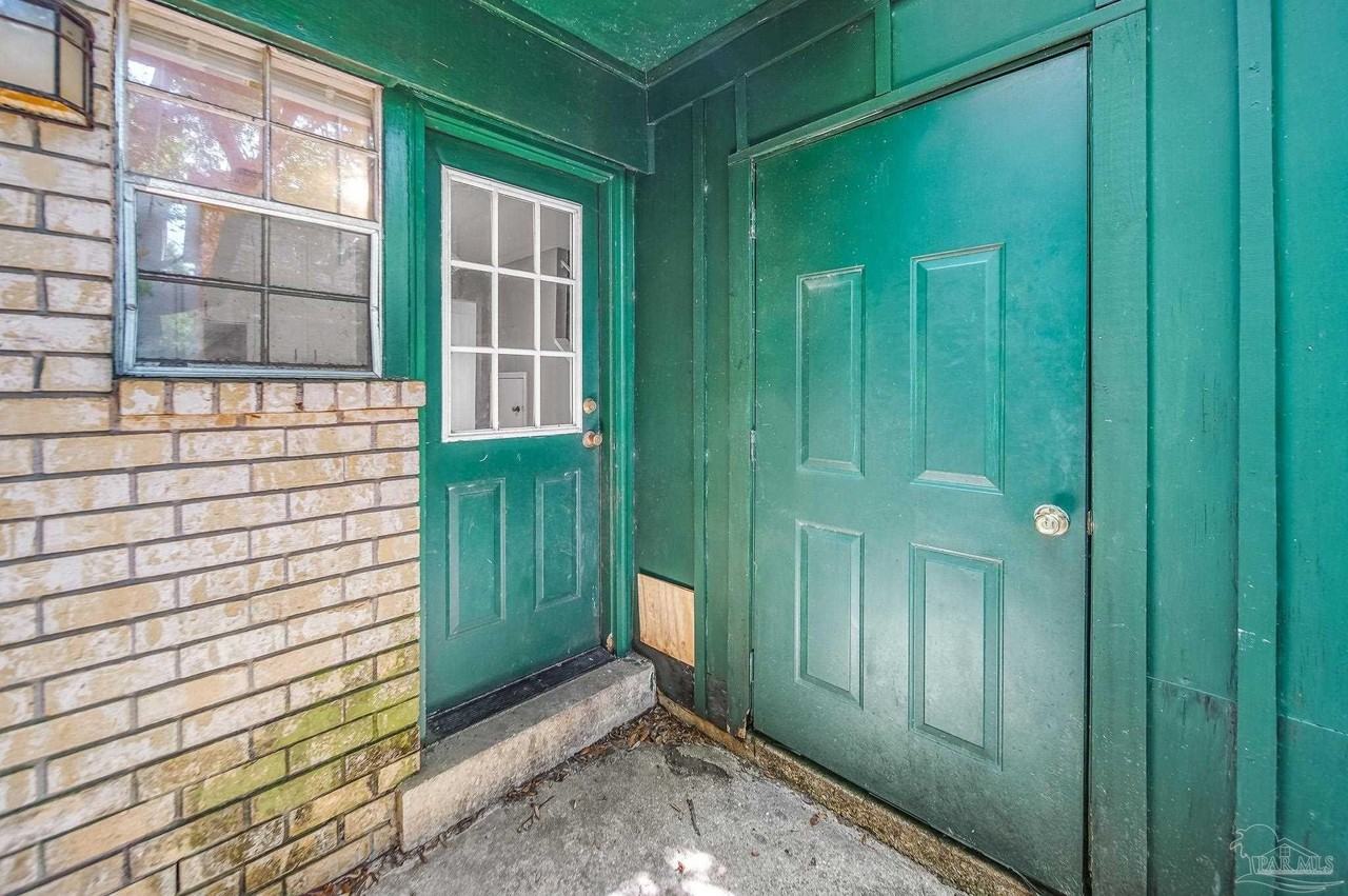 2107 Langley Ave - Photo 3 of 20