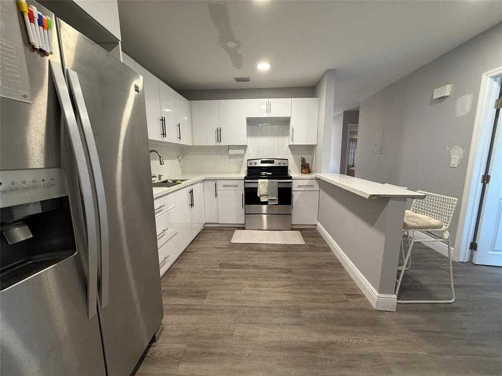 20862 Vinesta Cir #0 - Photo 2 of 19