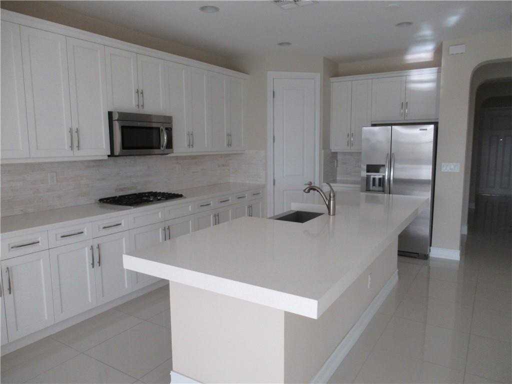 8935 Watercrest Circle West - Photo 3 of 10