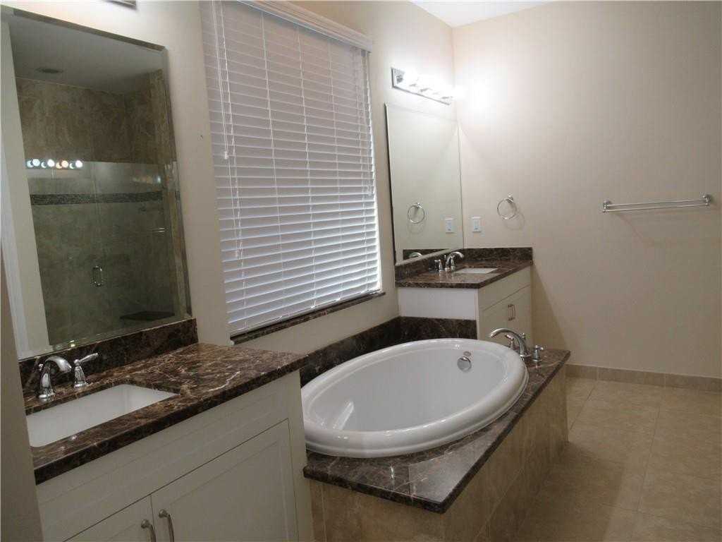 8935 Watercrest Circle West - Photo 5 of 10