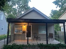 featured image of 3268 Prairie Ave