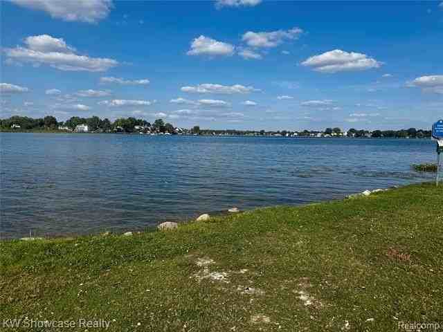 1653 Cass Lake Rd #D - Photo 3 of 21