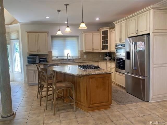 21675 Medallion Ct - Photo 4 of 27