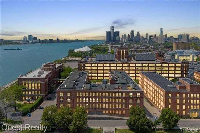 200 River Place Dr #11