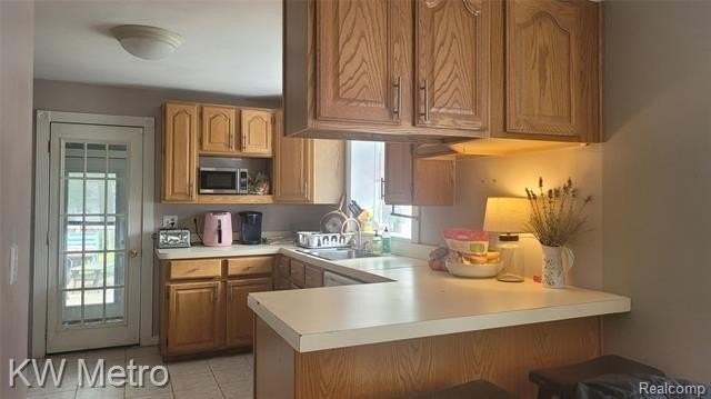 1525 Wyandotte Ave - Photo 2 of 12