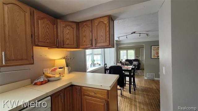 1525 Wyandotte Ave - Photo 3 of 12