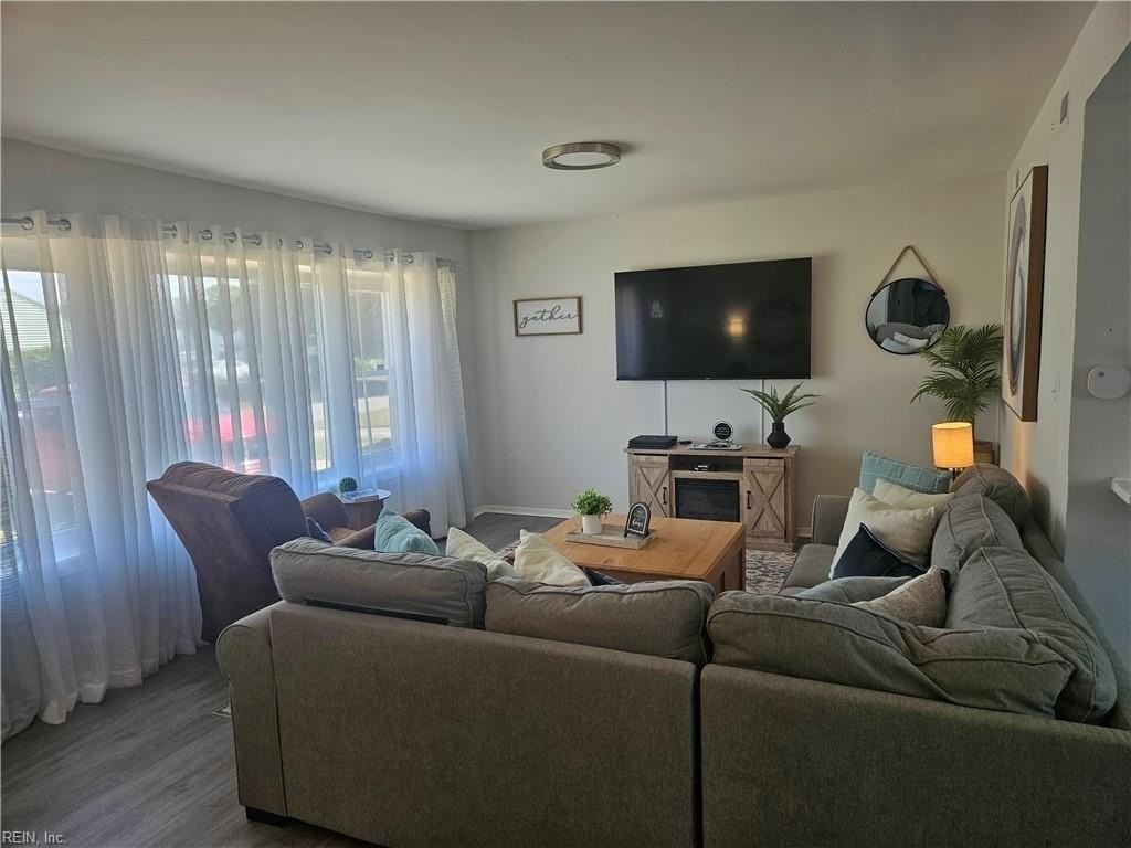 2213 Wharton Ave - Photo 4 of 26