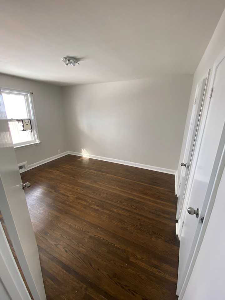 23 Willowhurst Crescent - Photo 4 of 28