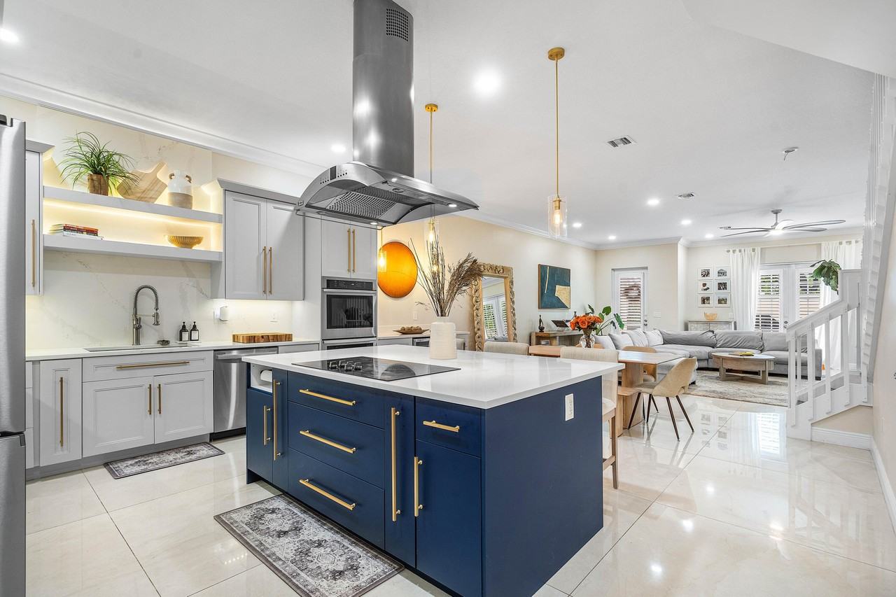 605 Avenue H - Photo 6 of 27