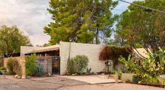 2866 N Beverly Ave - Photo 1 of 1