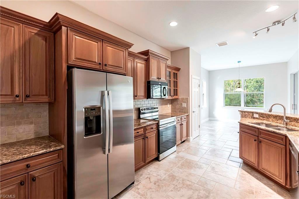 8150 Valiant Dr - Photo 2 of 8