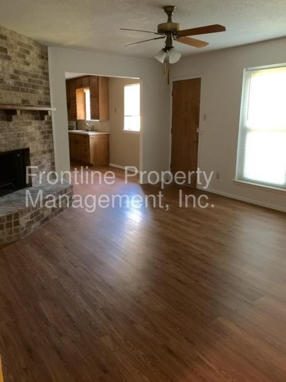 801 Buffalo Dr - Photo 2 of 8