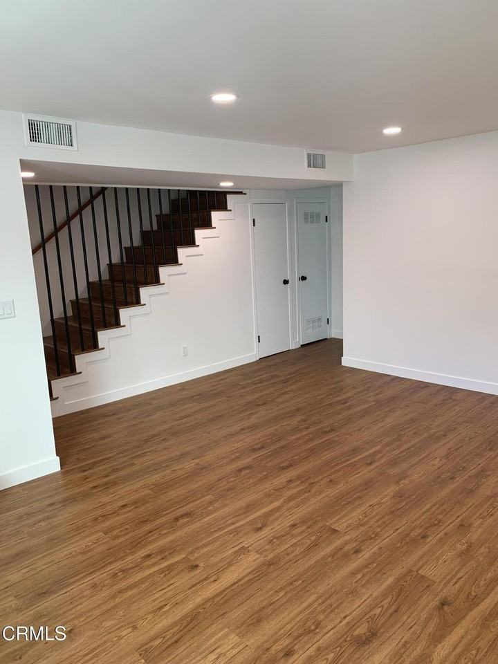 4053 Rosemont Ave - Photo 4 of 18