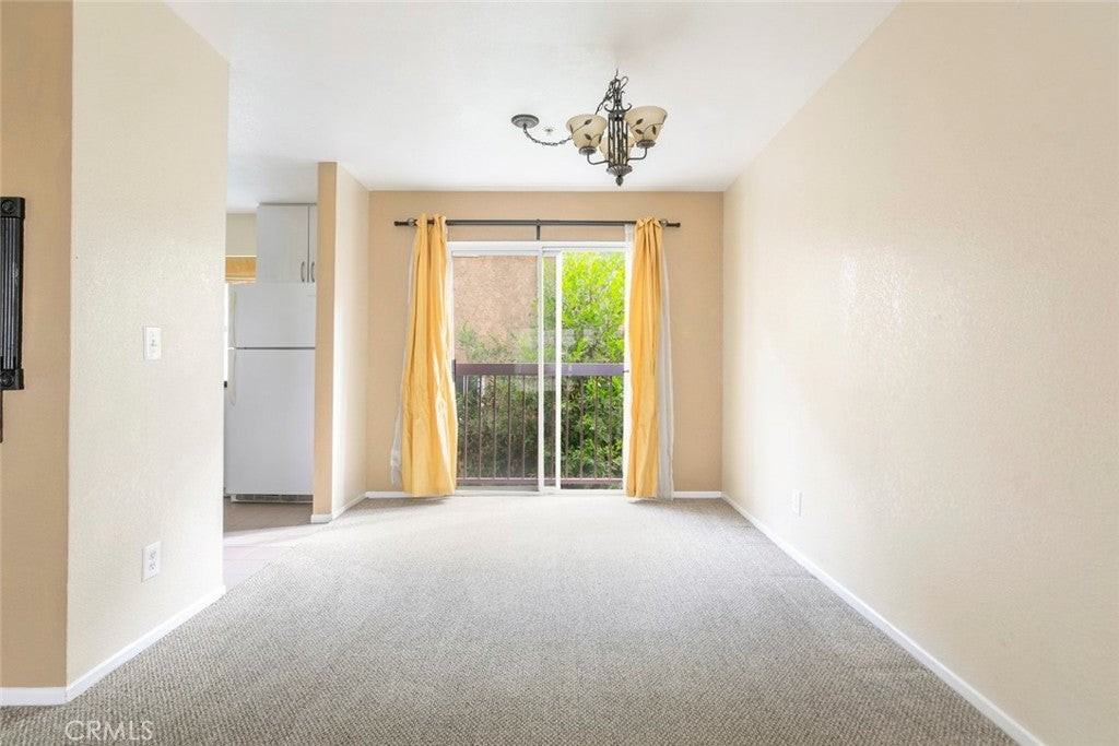 432 N Kenwood St - Photo 5 of 12