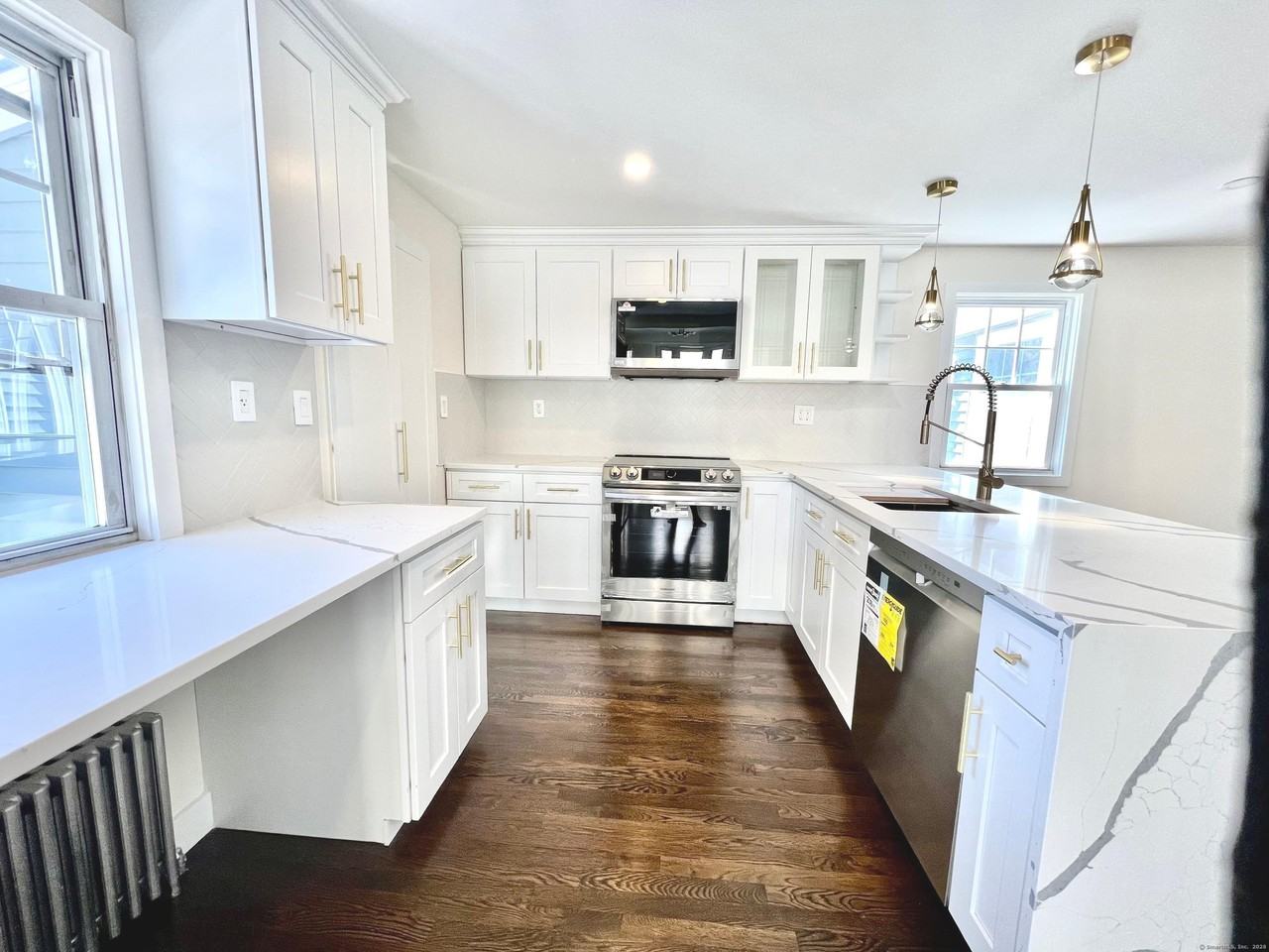 46 Silvermine Ave - Photo 2 of 39