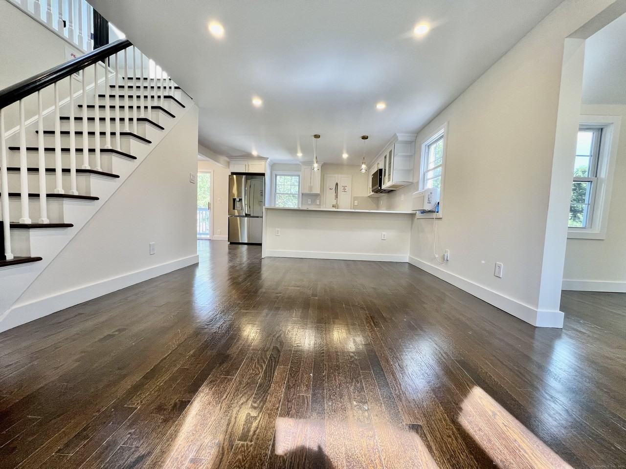 46 Silvermine Ave - Photo 3 of 39