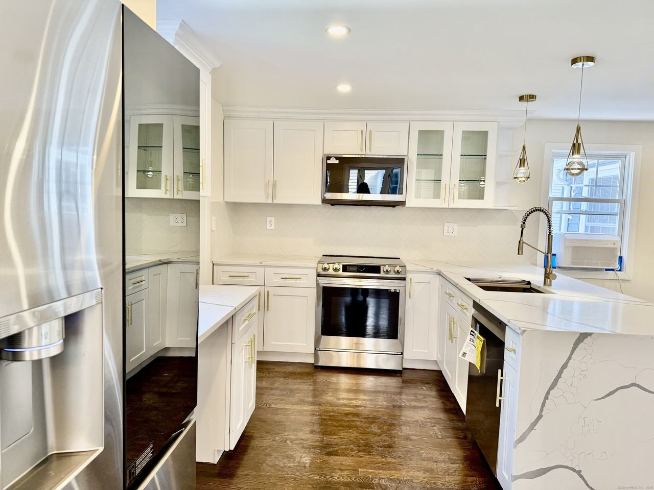 46 Silvermine Ave - Photo 5 of 39