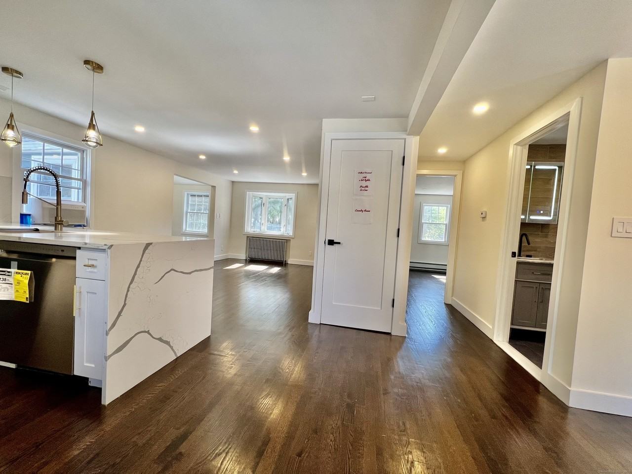 46 Silvermine Ave - Photo 7 of 39