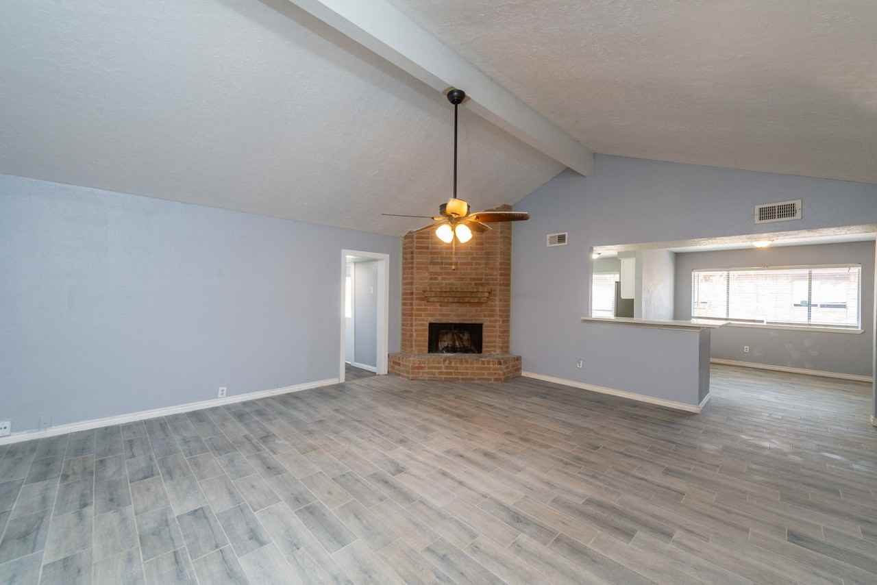 3323 Silverside Dr - Photo 3 of 15