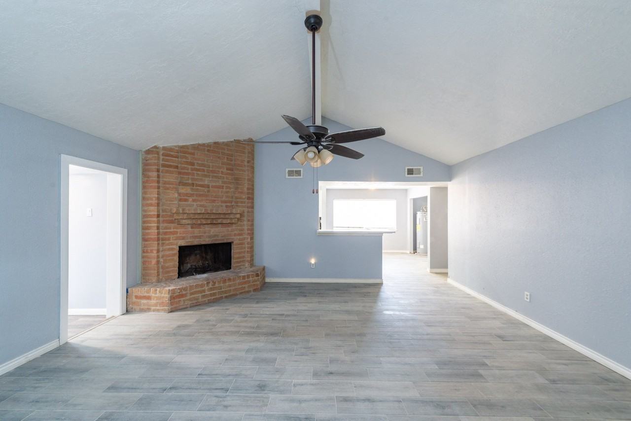 3323 Silverside Dr - Photo 5 of 15