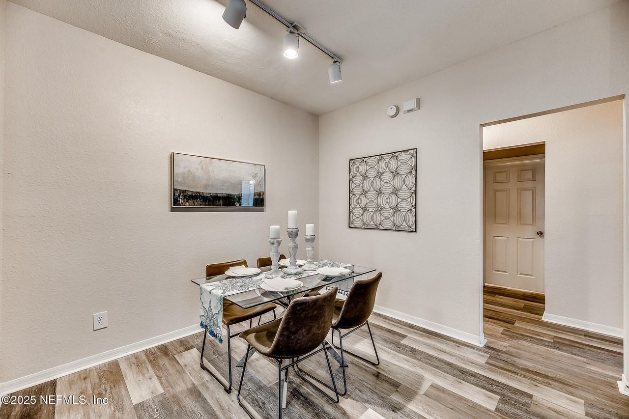 13700 Richmond Park Dr N ##804 - Photo 6 of 26