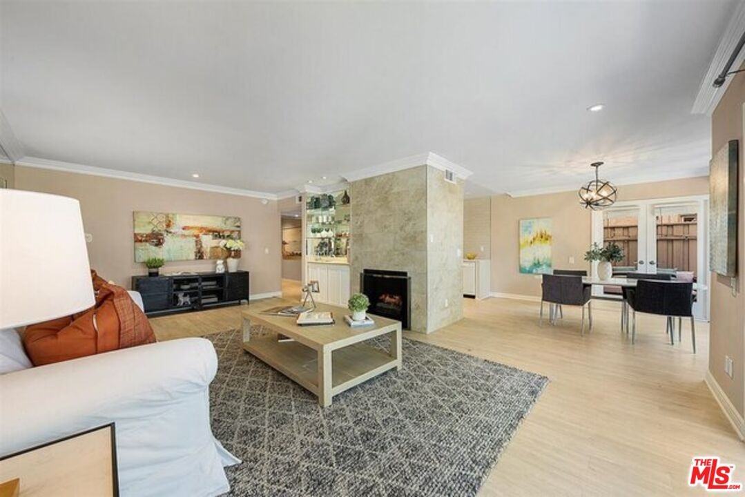 2345 Roscomare Rd - Photo 2 of 16