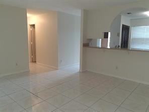 4100 Riverside Drive - Photo 5 of 44