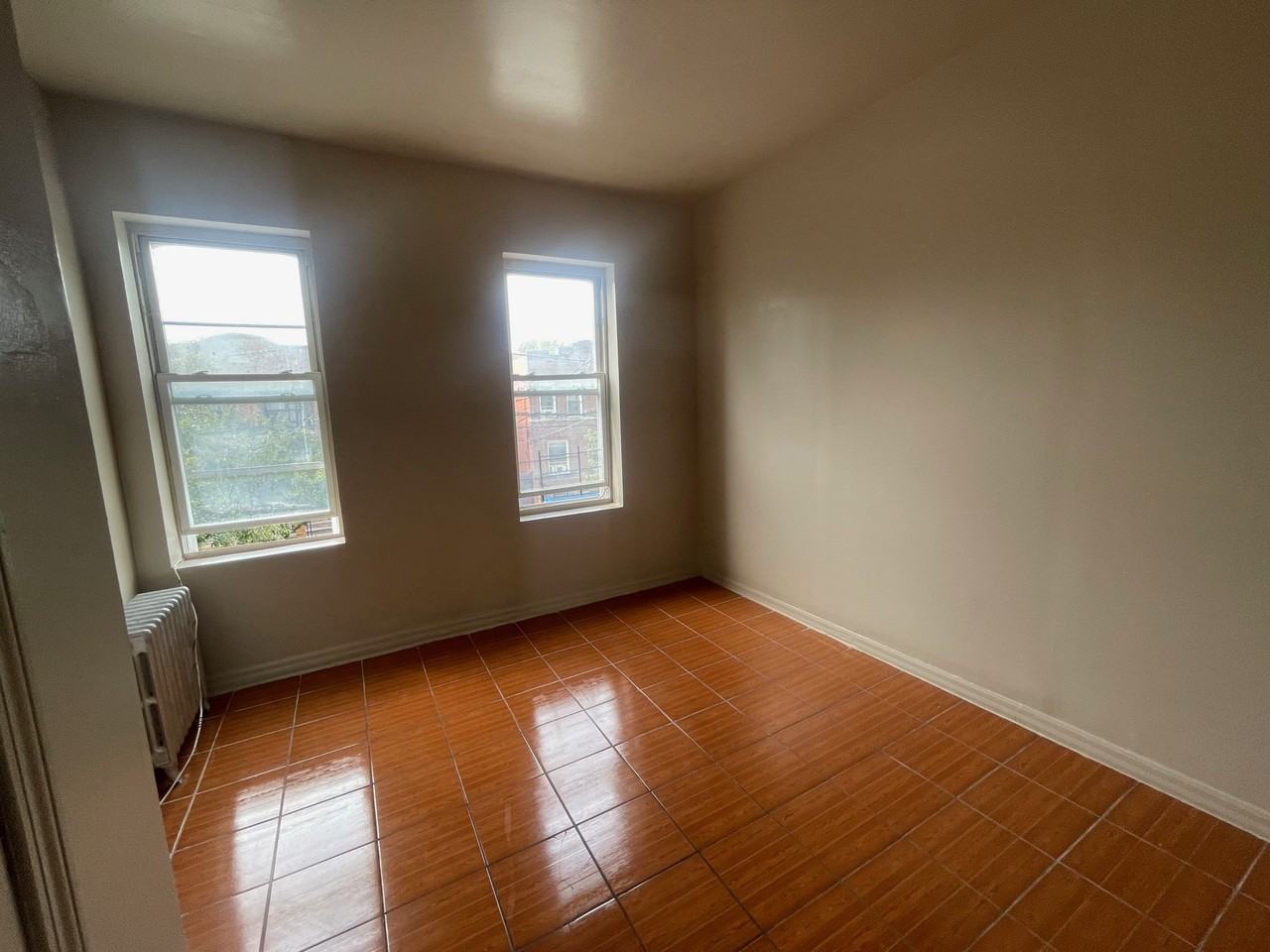 636 Sheffield Avenue - Photo 2 of 14