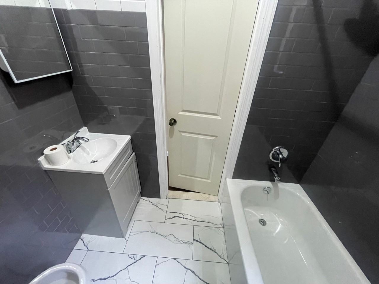 636 Sheffield Avenue - Photo 5 of 14