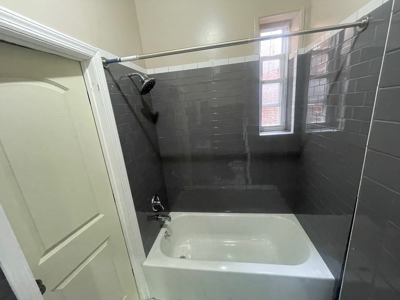 636 Sheffield Avenue - Photo 6 of 14