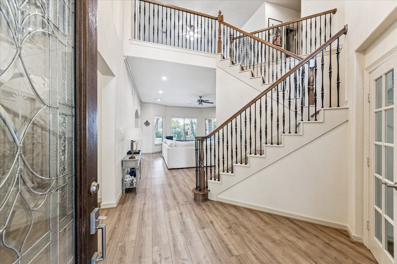 23018 Catalina Harbor Ct - Photo 4 of 34