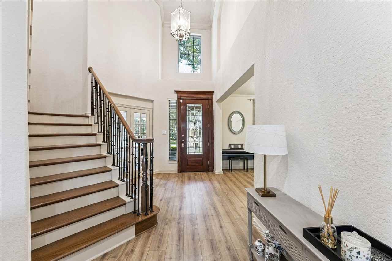 23018 Catalina Harbor Ct - Photo 5 of 34