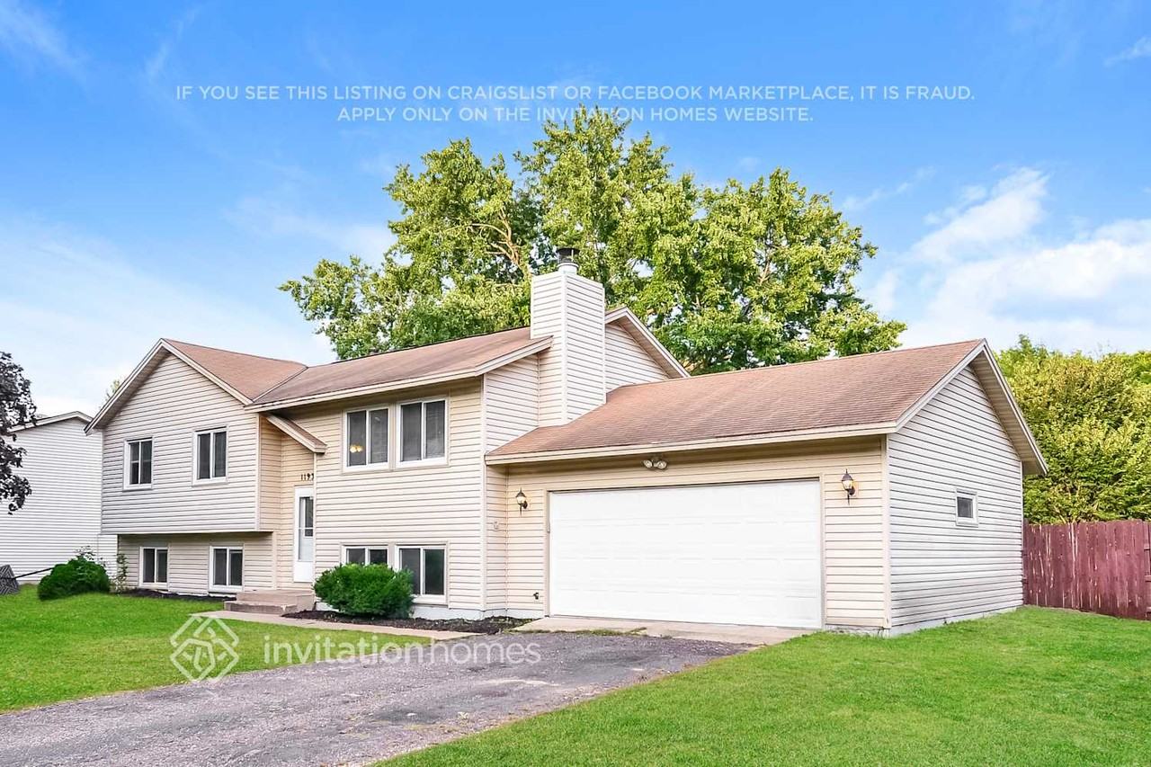 11931 Crane Street Northwest - Photo 4 of 18