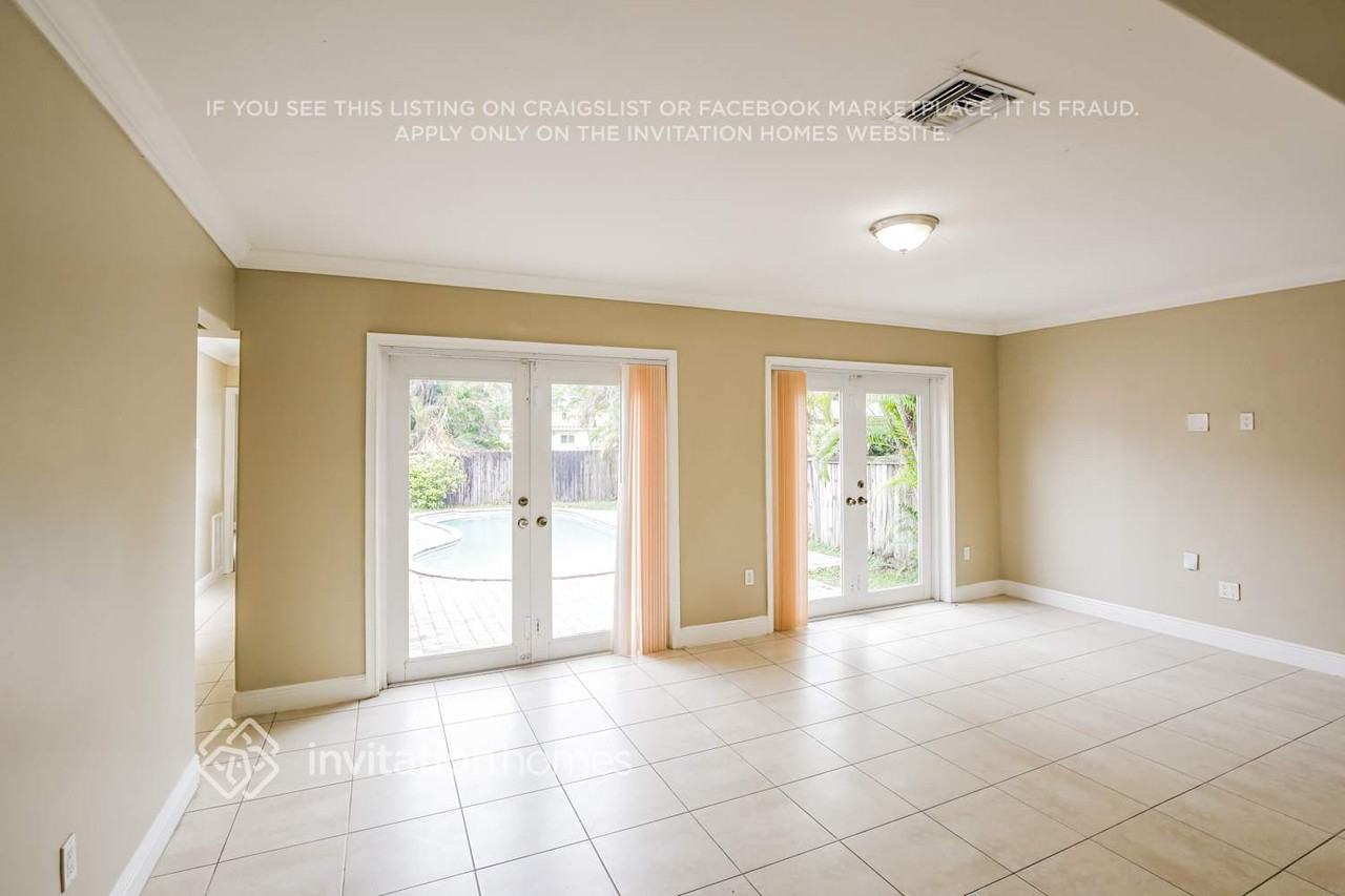 2150 Sw 65th Ave - Photo 3 of 19