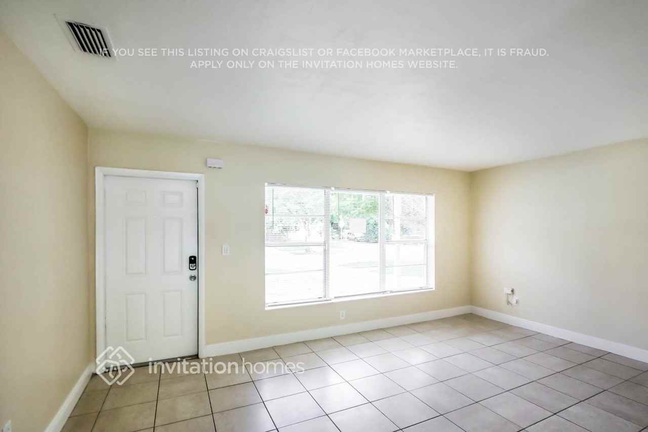 10005 Sw 166th St - Photo 3 of 22