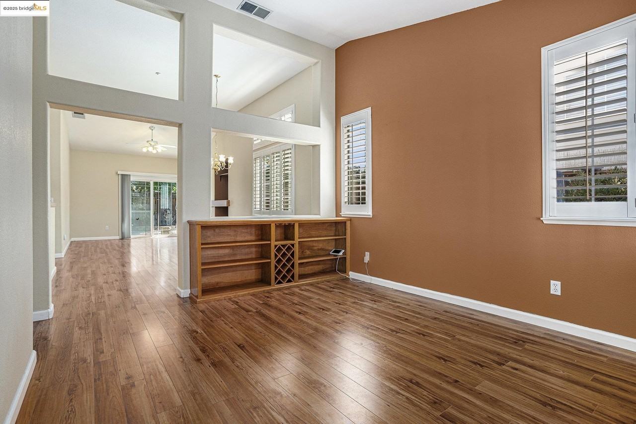 2006 Trailside Dr - Photo 2 of 16