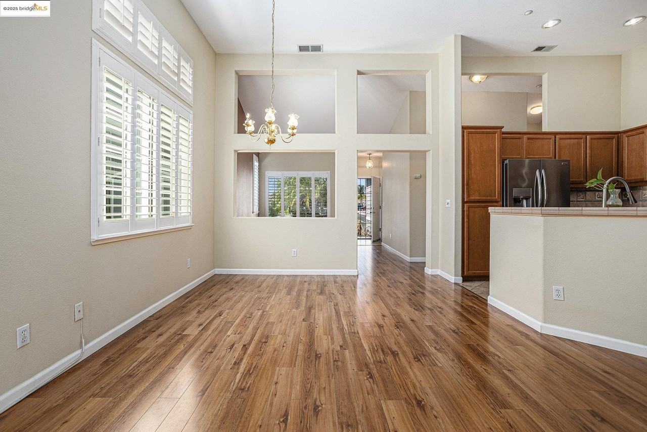 2006 Trailside Dr - Photo 3 of 16