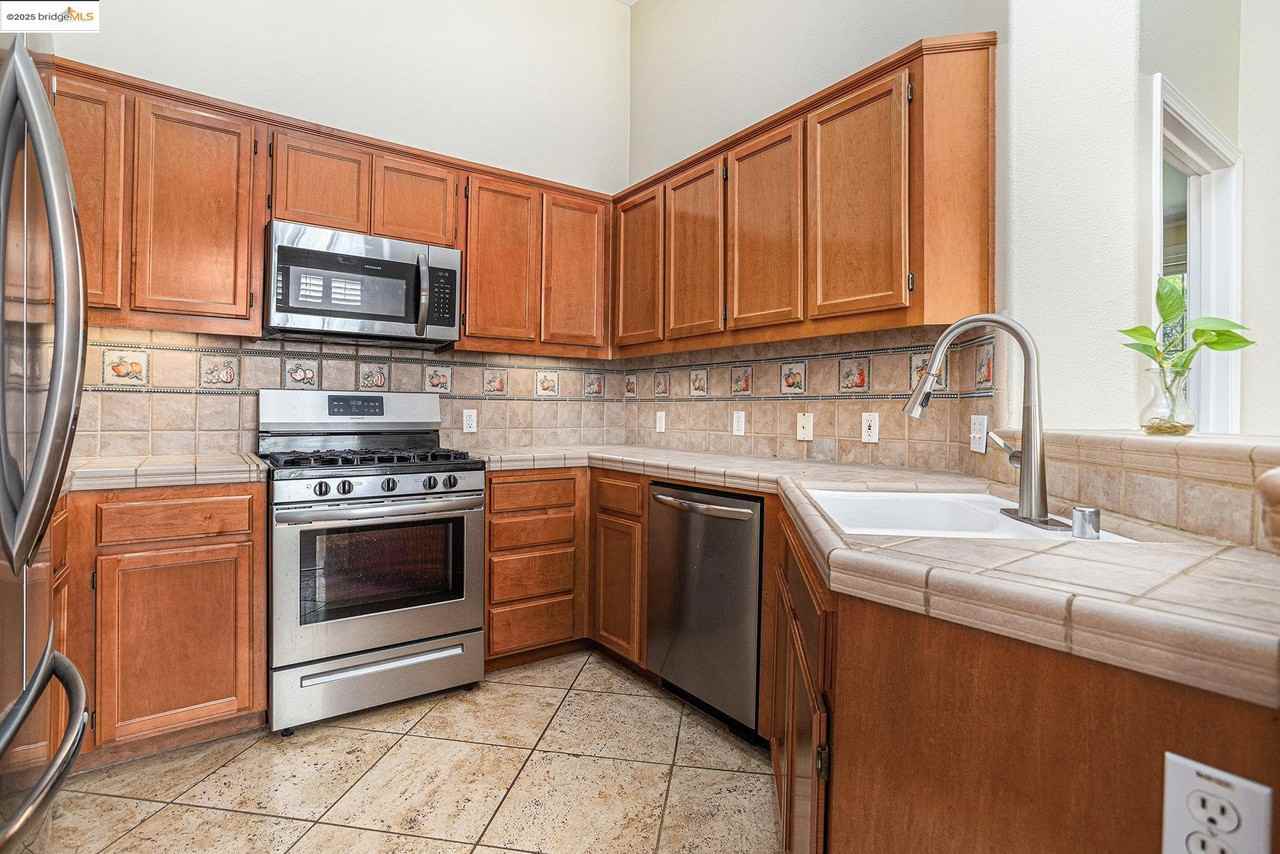 2006 Trailside Dr - Photo 6 of 16