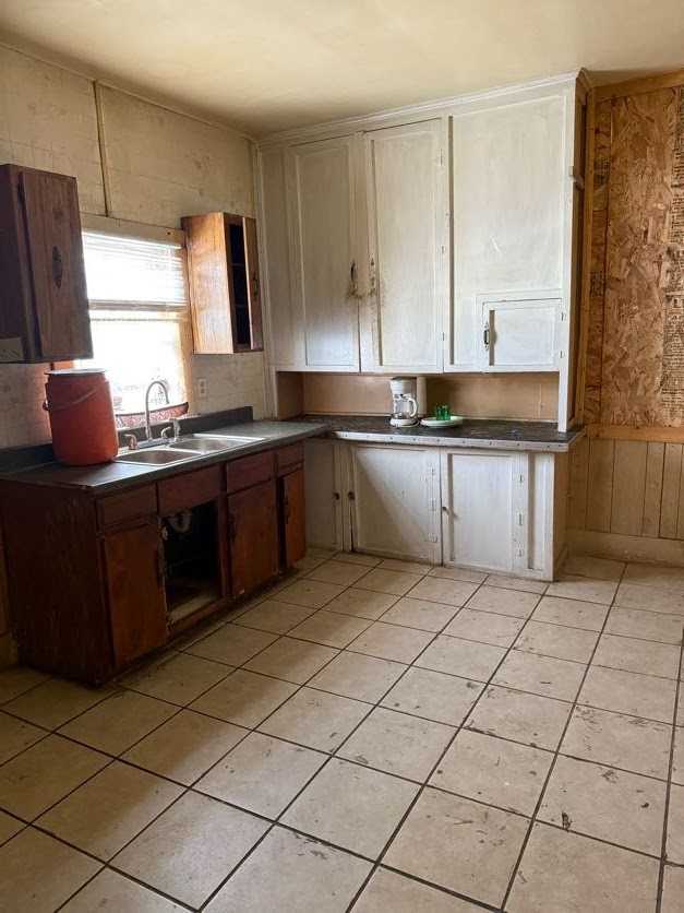 1220 N Church St - Photo 2 of 7